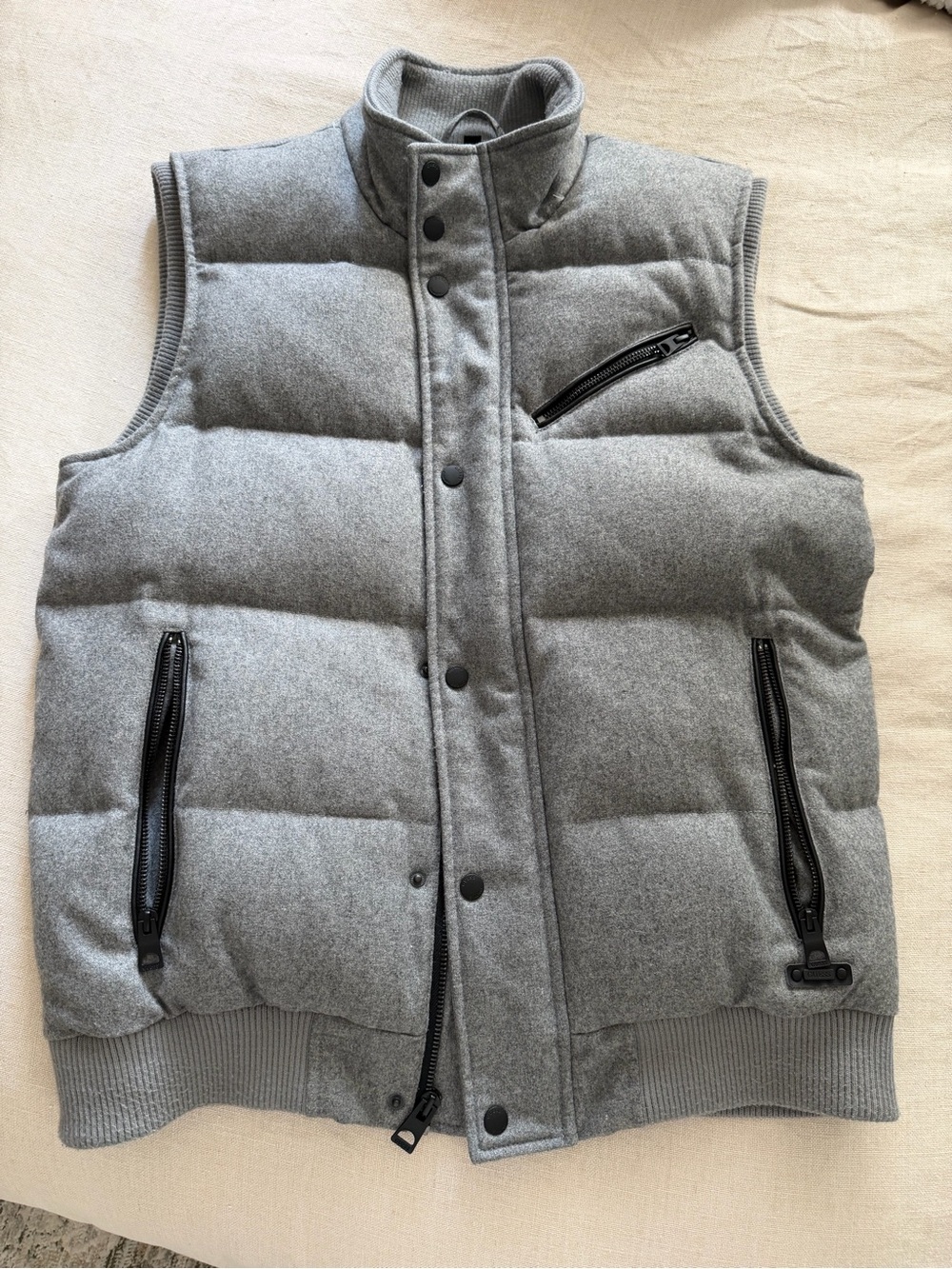 Guess Men's Light Gray Quilted Puffer Vest